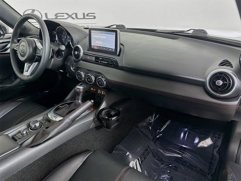Used 2017 MAZDA MX-5 Miata RF Grand Touring image 29