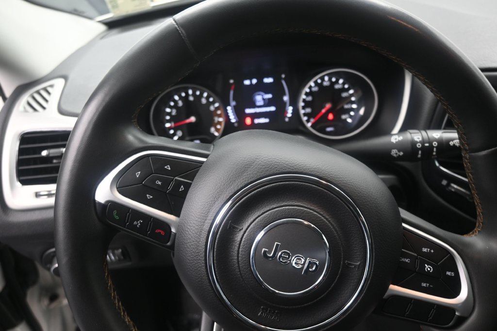 Used 2021 Jeep Compass Latitude w/ Sun and Sound Group FWD image 12