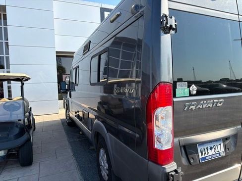 Used 2017 RAM ProMaster 3500 w/ Premium Appearance Group FWD image 11