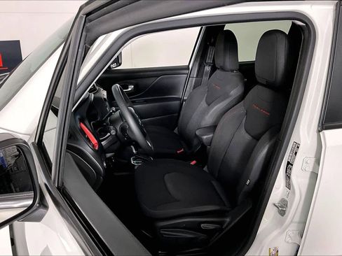 Used 2023 Jeep Renegade Trailhawk image 9