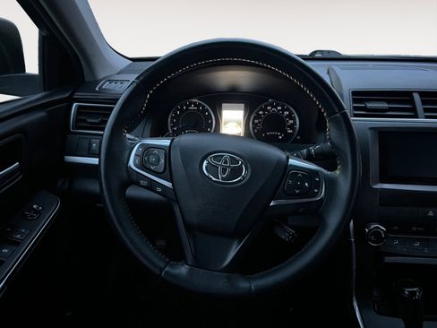 Used 2017 Toyota Camry SE image 12