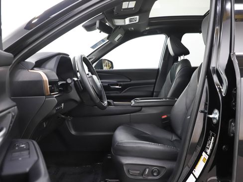 Used 2025 Toyota Grand Highlander AWD Hybrid image 21