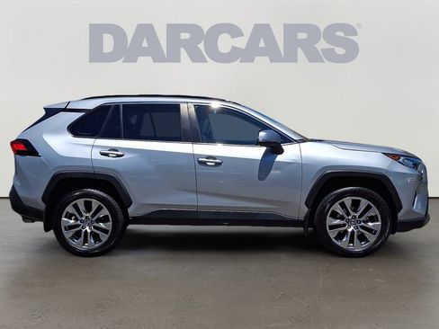 Used 2019 Toyota RAV4 XLE Premium w/ Cold Weather Package AWD/4WD image 7