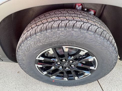 New 2026 Chevrolet Traverse Z71 image 11