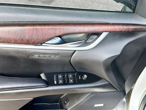 Used 2019 Cadillac XTS Luxury image 19