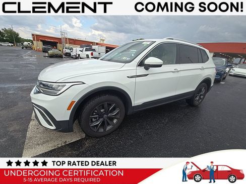 Used 2022 Volkswagen Tiguan SE AWD/4WD image 1