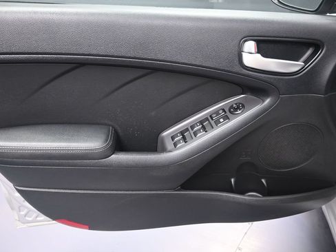 Used 2017 Kia Forte LX FWD image 9