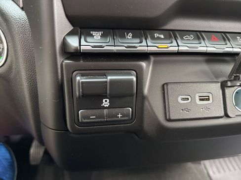 Used 2024 Chevrolet Silverado 2500 Custom w/ Custom Value Package image 61