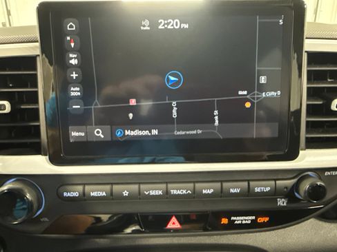 Used 2022 Hyundai Venue Limited FWD image 29