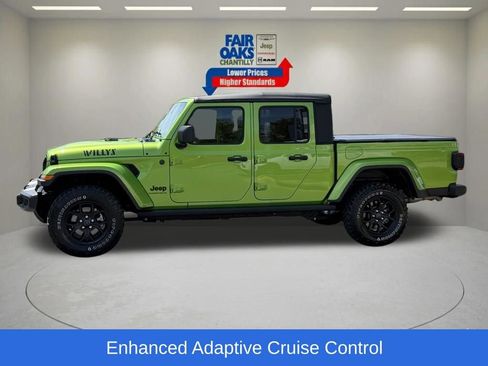 Used 2025 Jeep Gladiator Sport AWD/4WD image 13