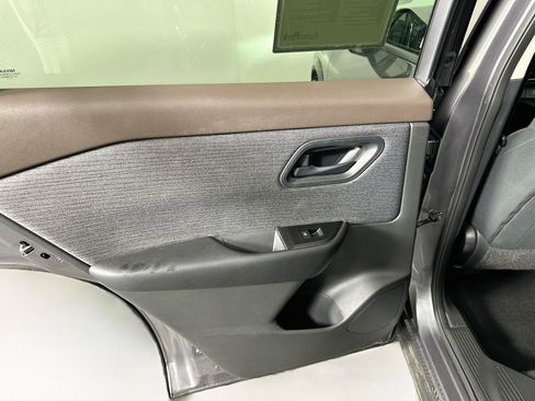 Used 2023 Nissan Rogue S AWD/4WD image 25