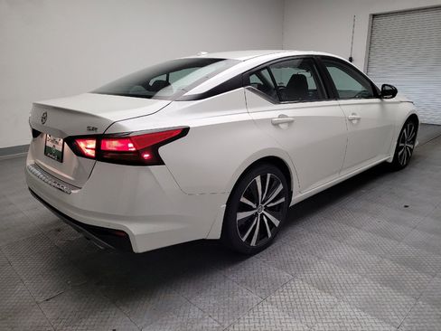 Used 2022 Nissan Altima 2.5 SR FWD image 9