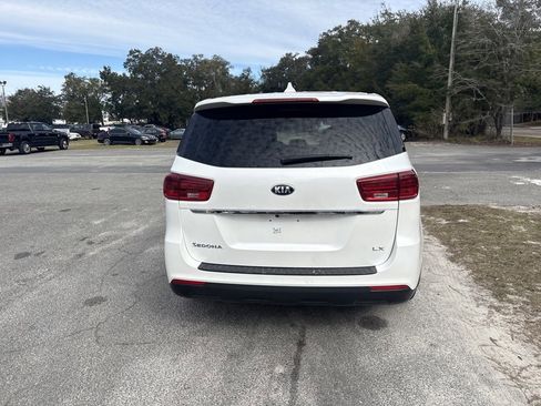 Used 2021 Kia Sedona LX image 5