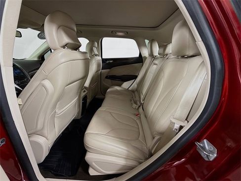 Used 2019 Lincoln MKC Reserve w/ MKC Climate Package image 9