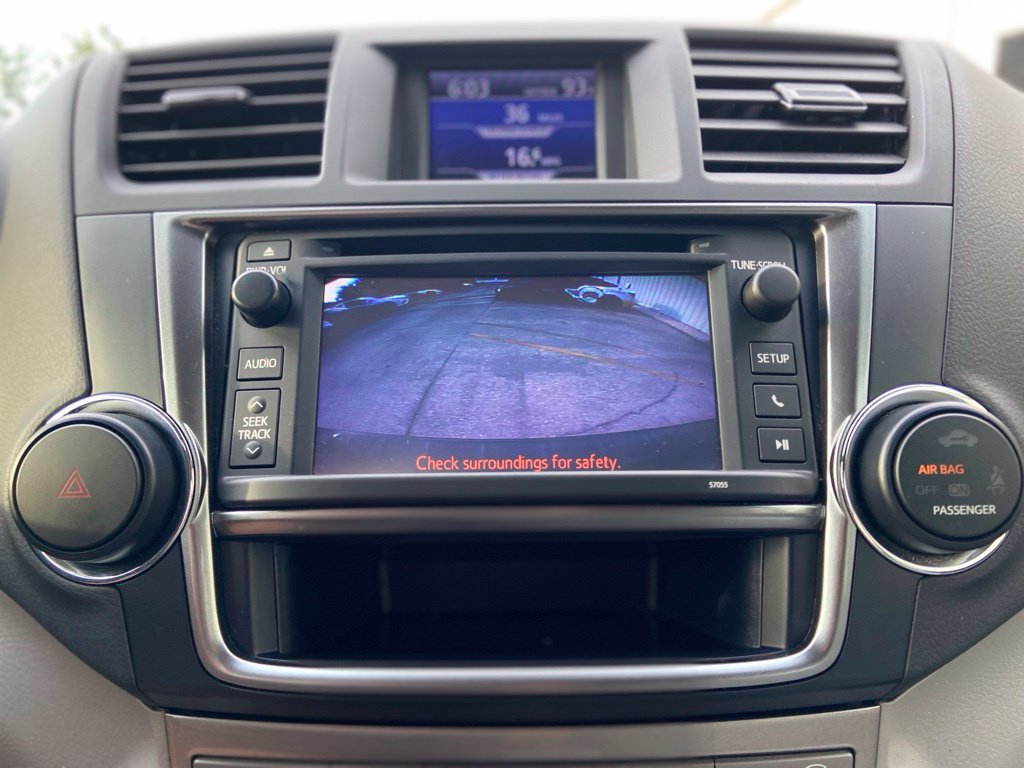 Used 2013 Toyota Highlander Plus FWD image 32