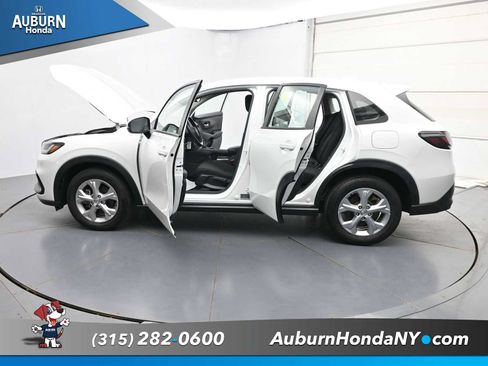 Used 2024 Honda HR-V LX image 38