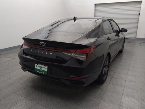 Used 2021 Hyundai Elantra SEL FWD image 7