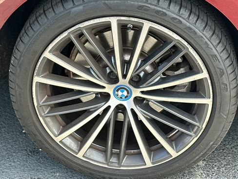 Used 2023 BMW 530e w/ Premium Package image 12