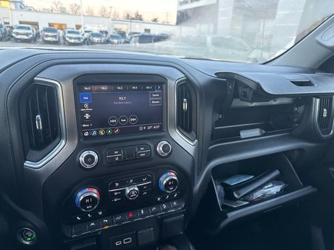 Used 2022 GMC Sierra 1500 Denali w/ Denali Premium Package image 22