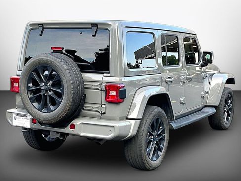 Used 2023 Jeep Wrangler Unlimited Sahara AWD/4WD image 8
