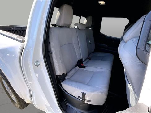 Certified 2024 Toyota Tacoma SR5 AWD/4WD image 21