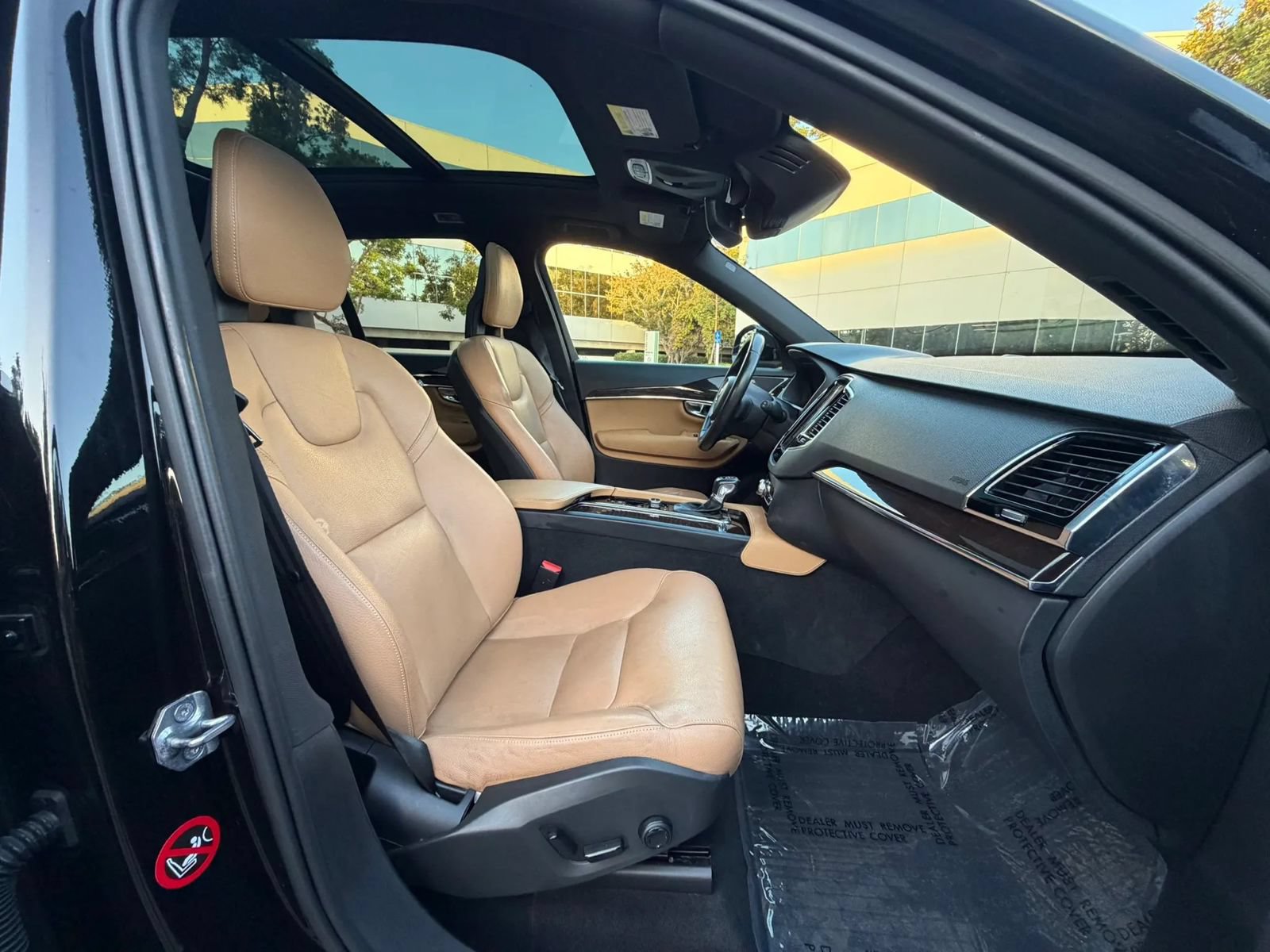 Used 2016 Volvo XC90 T6 Momentum AWD/4WD image 12