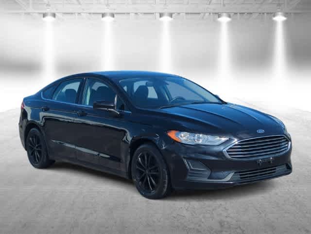 Used 2020 Ford Fusion SE FWD image 2