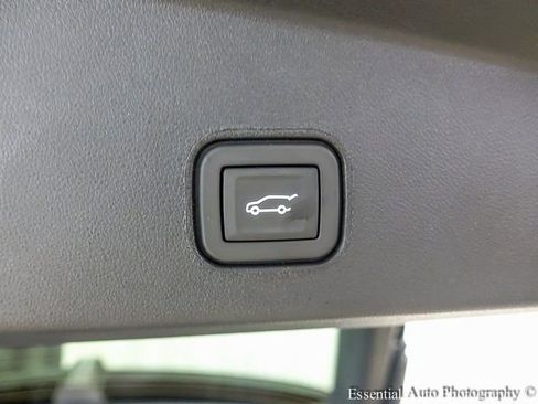 New 2025 Cadillac Lyriq Luxury w/ LPO, Floor Liner Package image 22