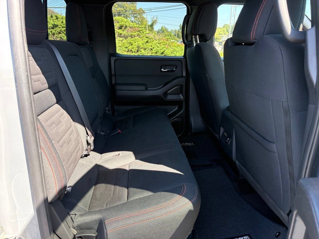Used 2023 Nissan Frontier PRO-4X w/ Pro Convenience Package AWD/4WD image 18