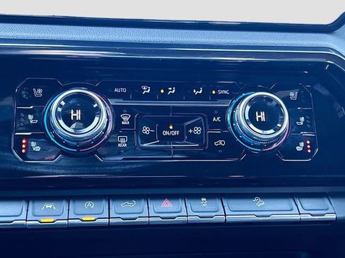 Used 2022 GMC Sierra 1500 AT4 w/ AT4 Preferred Package image 22