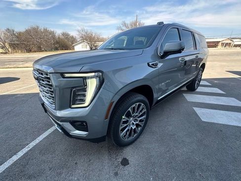 New 2026 GMC Yukon XL Denali w/ Sun & Power Step Package image 11