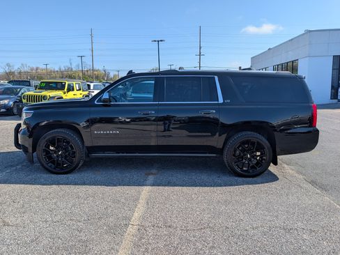 Used 2016 Chevrolet Suburban LTZ image 2