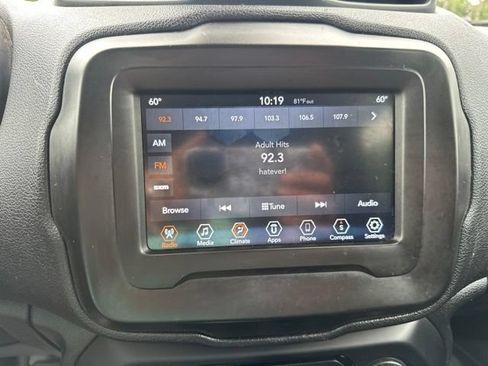 Used 2018 Jeep Renegade Altitude w/ Popular Equipment Group FWD image 14