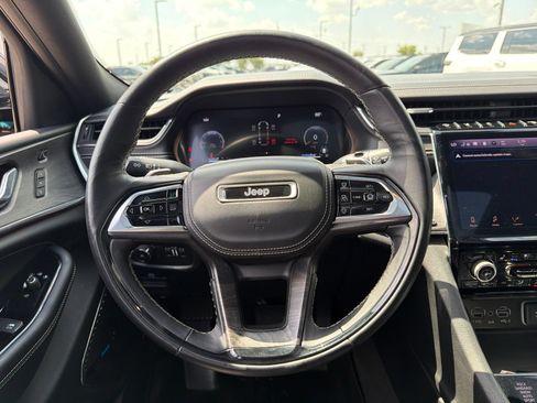 Used 2022 Jeep Grand Cherokee L Overland w/ Advanced Protech Group III AWD/4WD image 20