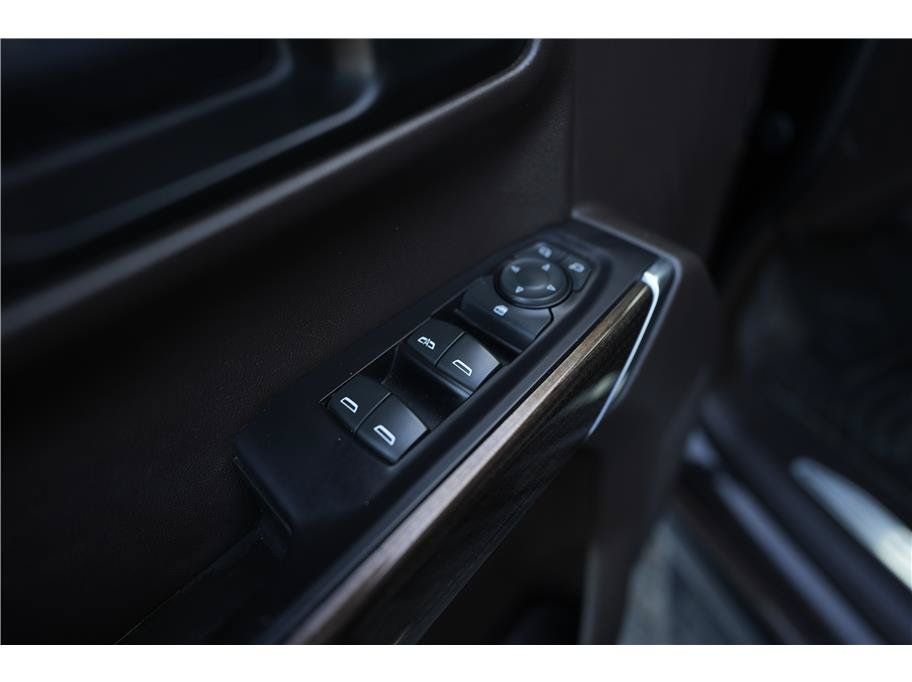 Used 2019 Chevrolet Silverado 1500 LT w/ Convenience Package AWD/4WD image 16