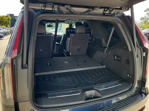 Used 2022 Cadillac Escalade Sport Platinum image 9