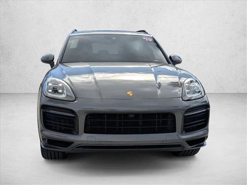 Used 2019 Porsche Cayenne E-Hybrid w/ Premium Package image 2