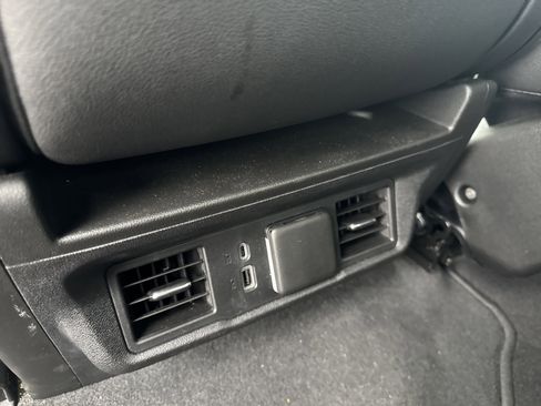 Used 2024 GMC Sierra 1500 SLT image 14