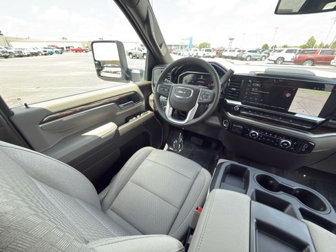 New 2026 GMC Sierra 3500 SLE w/ SLE Value Package AWD/4WD image 19