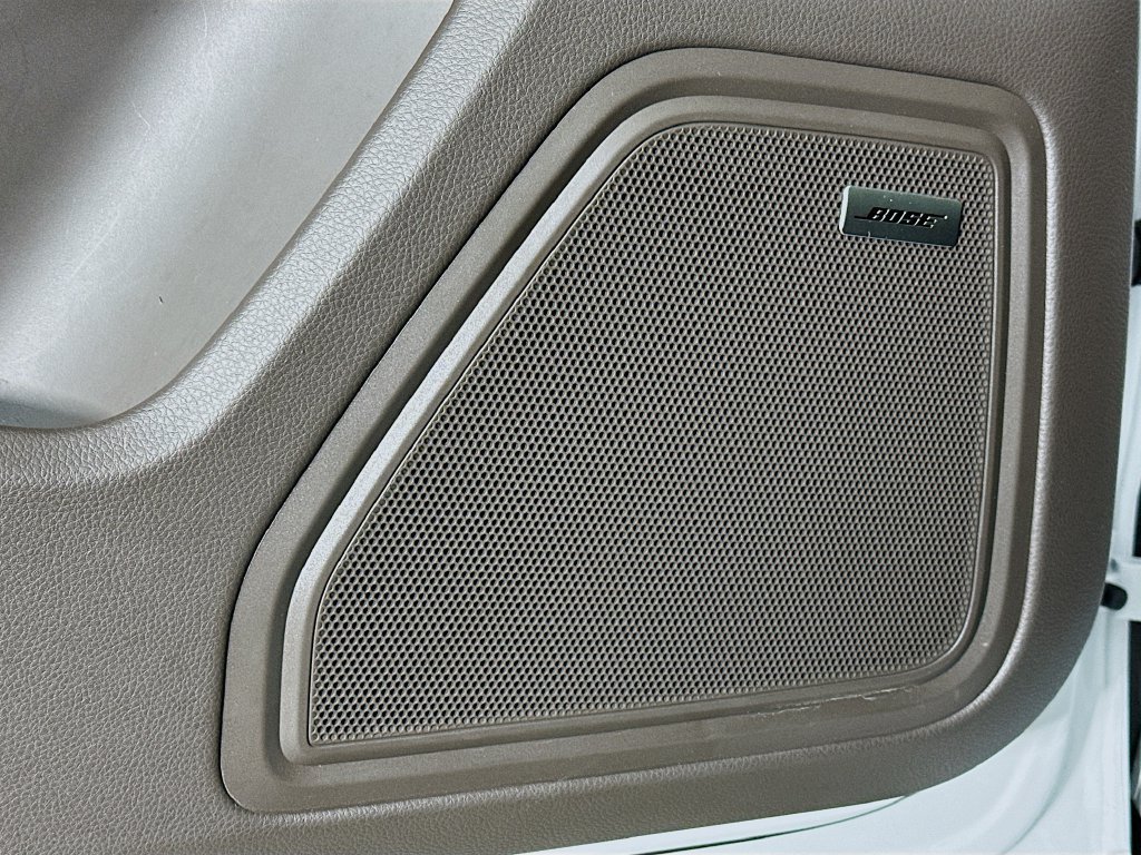 Certified 2025 Porsche Macan AWD/4WD image 21