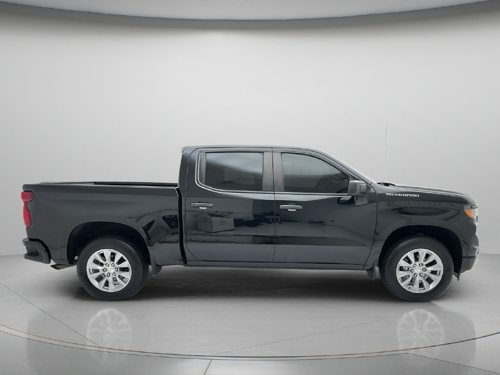 Used 2023 Chevrolet Silverado 1500 Custom AWD/4WD image 4