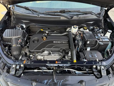 Used 2021 Chevrolet Equinox LS w/ LPO, Cargo Package AWD/4WD image 34