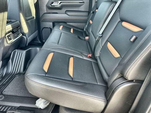 New 2026 GMC Sierra 1500 AT4 w/ AT4 Premium Package AWD/4WD image 16
