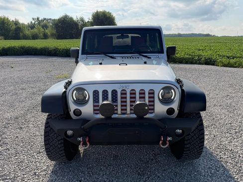 Used 2008 Jeep Wrangler Unlimited Sahara w/ Dual Top Group AWD/4WD image 17