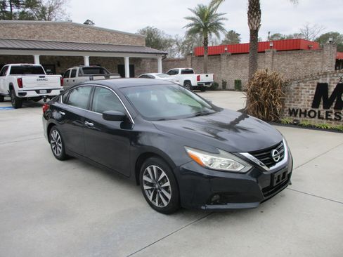 Used 2017 Nissan Altima 2.5 SV image 5