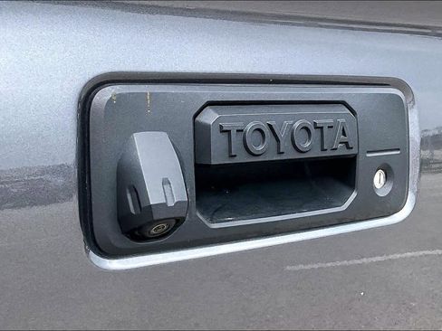 Used 2017 Toyota Tacoma TRD Off-Road w/ Tow Package RWD image 31