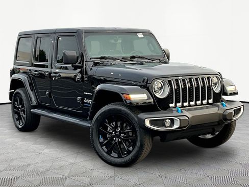 Used 2023 Jeep Wrangler Unlimited Sahara w/ Cold Weather Group AWD/4WD image 3