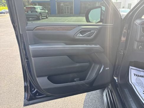 Used 2023 Chevrolet Tahoe Premier AWD/4WD image 11