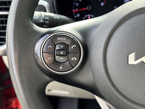 Used 2022 Kia Soul LX image 25