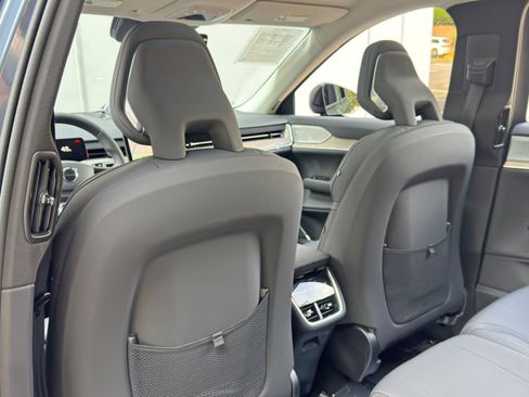 Used 2025 Volvo EX90 Ultra AWD/4WD image 36